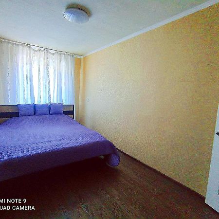Центр Автовокзал 2 Кв Apartaments ドニプロペトロウシク エクステリア 写真